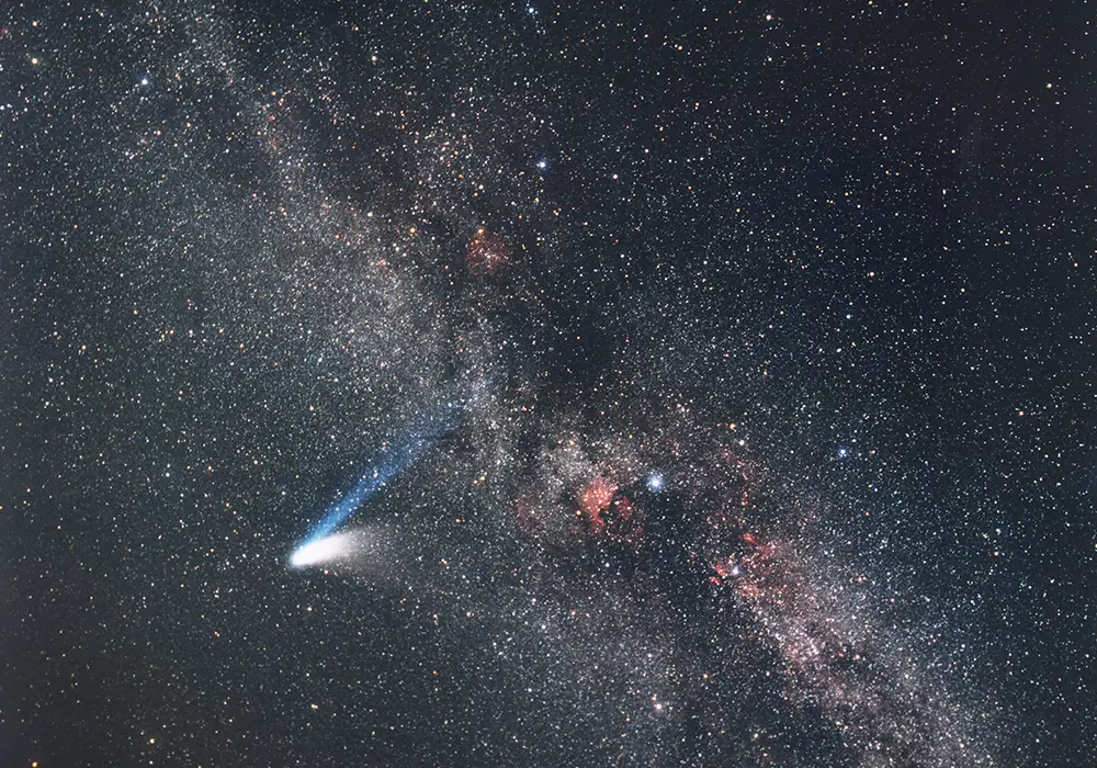 Comet Hale-Bopp and the Milky Way.